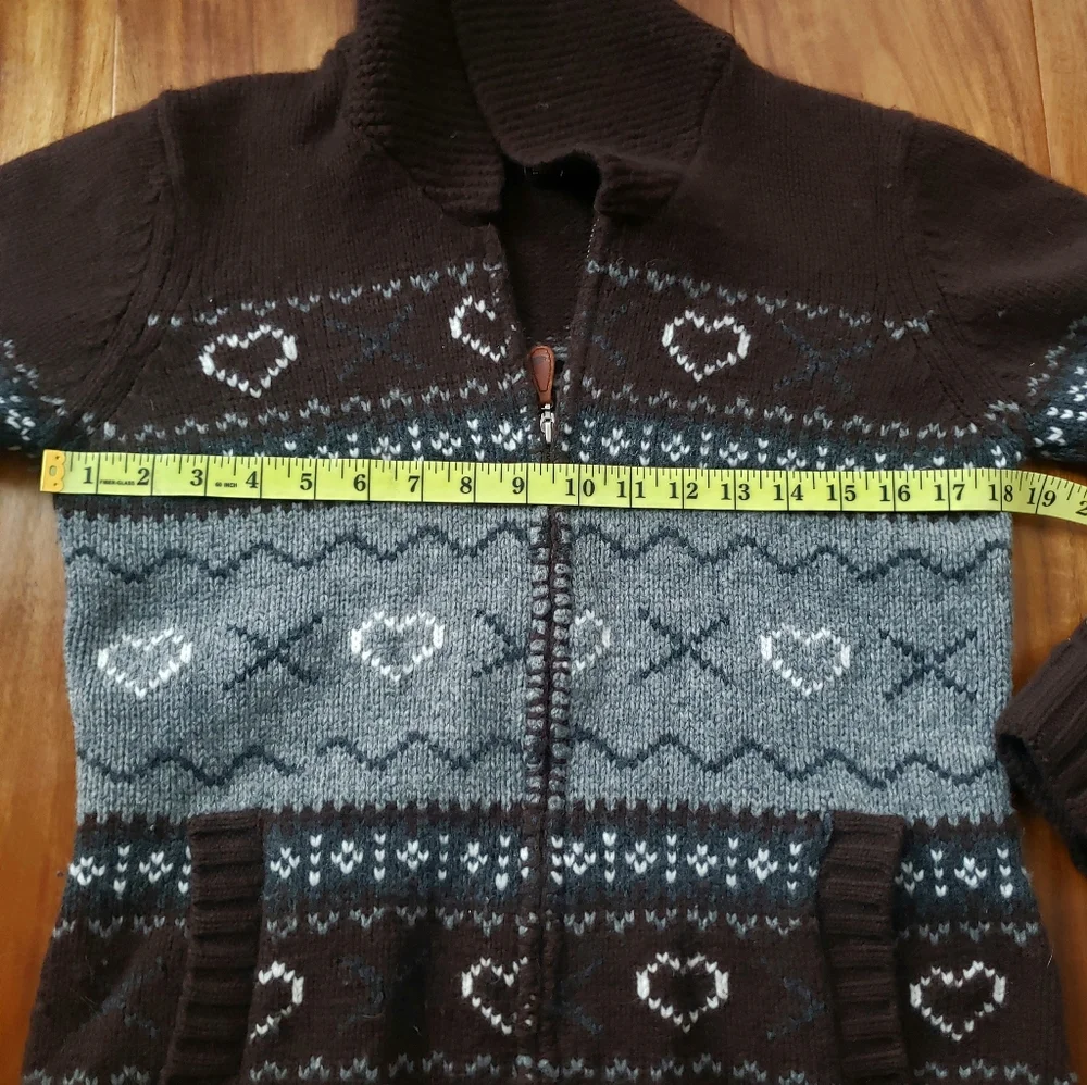 Roots Chocolate Brown and Slate Gray Heart Cardigan - Picture 4 of 5
